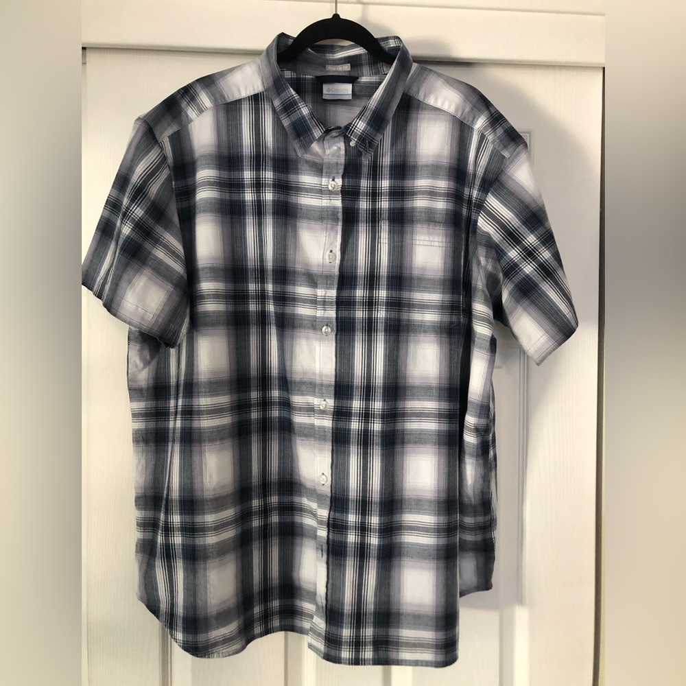 Columbia White and Blue Casual Button Down Shirt - Picture 1 of 5